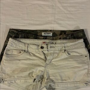 Women’s Shorts Old Navy size 6/Levi’s size 11